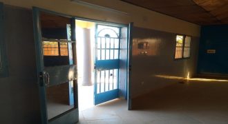 Villa a louer vers CEG 25 devant mosquée Tchanga
