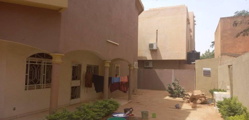 Villa collée à la Maison du Colonel Mahamadou Abou Tarka