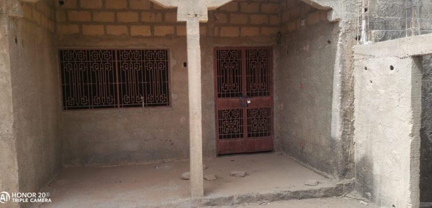 Maison Inachevée près de l’ École Primaire Kouran Daga