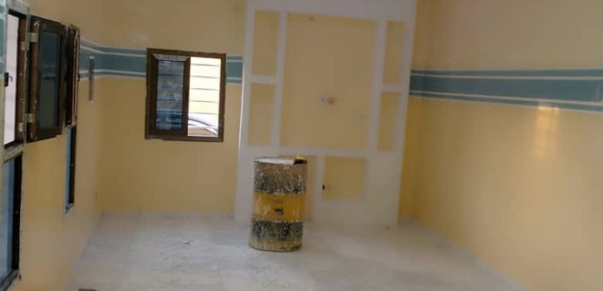 Maison 3 Chambres, 4 Douches, sur 350 m² (Salif S)