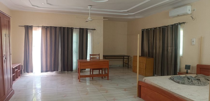 Étage Meublé 8 Chambres, 2 Salons, Piscine