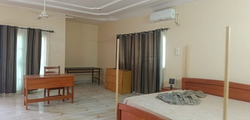 Étage Meublé 8 Chambres, 2 Salons, Piscine