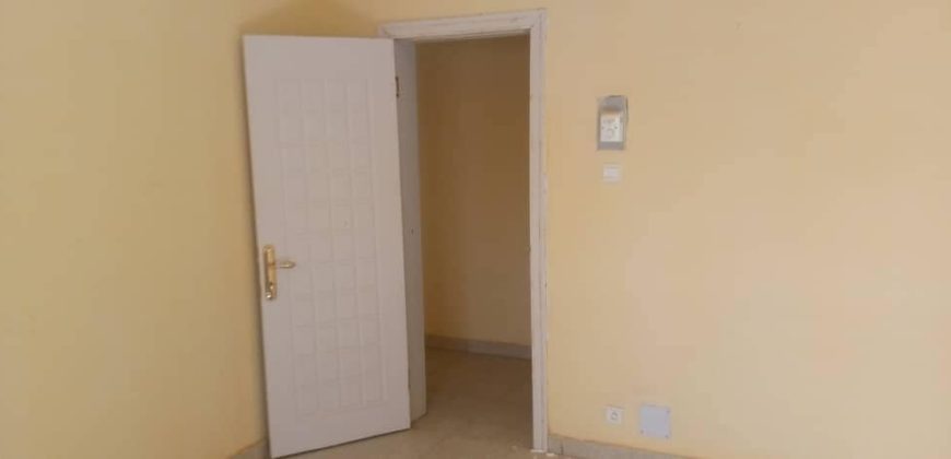 Très Belle Maison en Dalle, 4 Chambres avec Douches