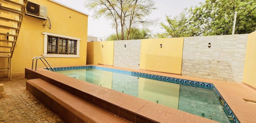 Très Belle Villa 4 Chambres, Piscine et Groupe Électrogène (Ibrahim I)