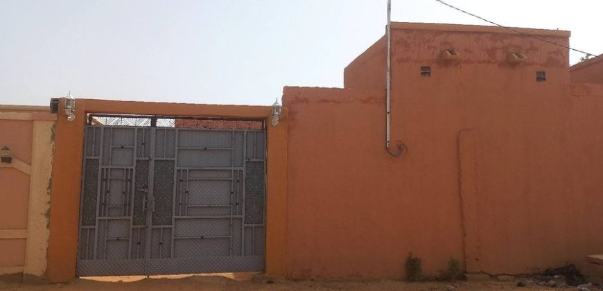 Maison Neuve 3 Chambres, sud du Mur Mère et Enfant de Zinder