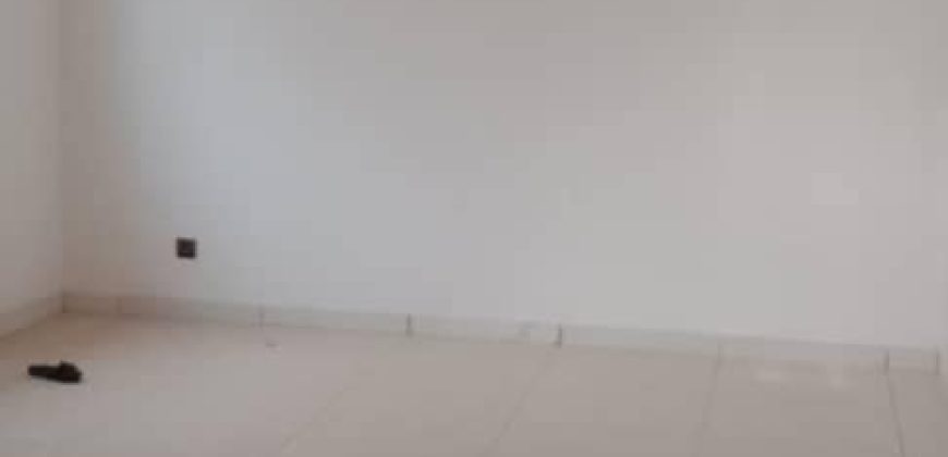 Très Belle Maison à étage, 4 Chambres avec Douche