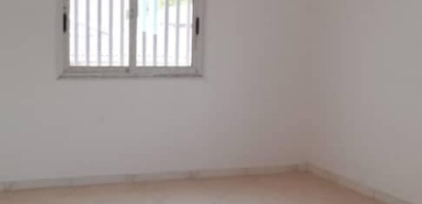 Très Belle Maison à étage, 4 Chambres avec Douche