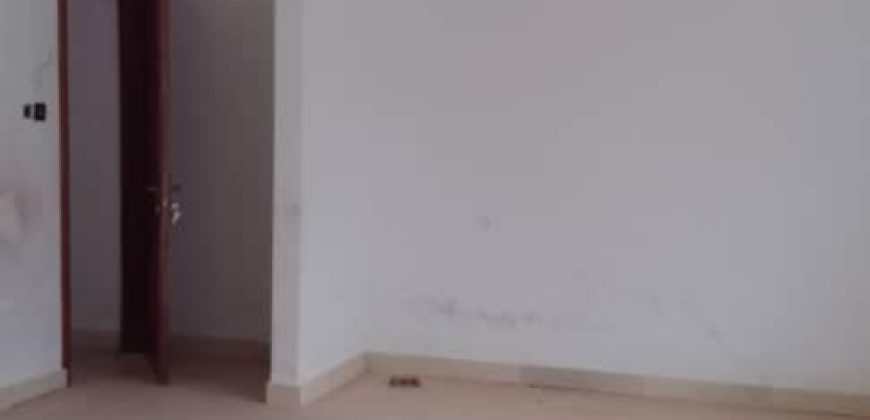 Très Belle Maison à étage, 4 Chambres avec Douche
