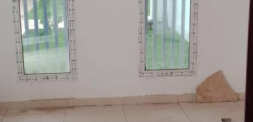 Très Belle Maison à étage, 4 Chambres avec Douche