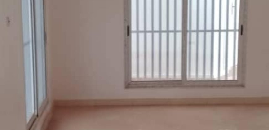 Très Belle Maison à étage, 4 Chambres avec Douche