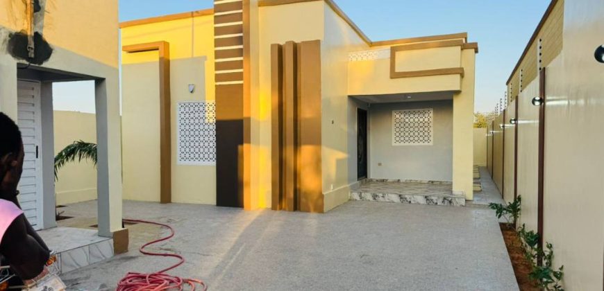 Très Belle Mini Villa, 3 Chambres, derrière l’Université Islamique