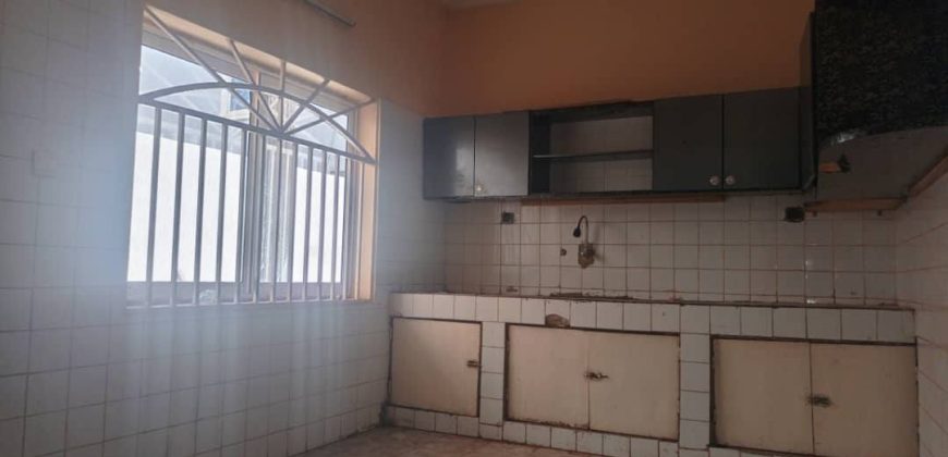 Étage 4 Chambres, 4 Douches, Dépendance
