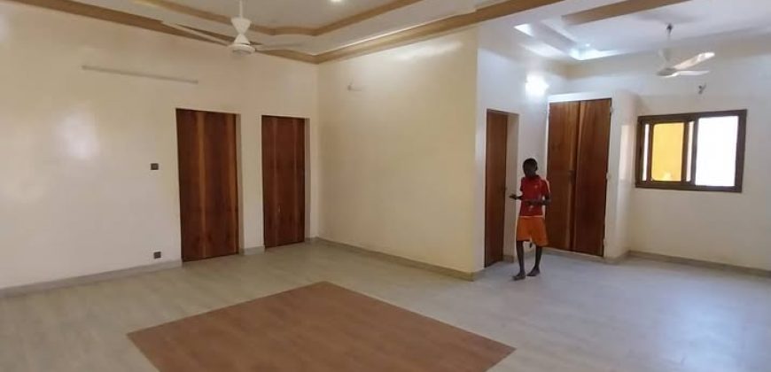Étage de 5 Chambres, 4 Douches, Climatisé