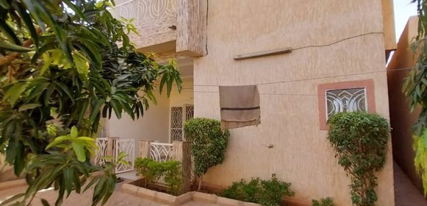 Étage de 5 Chambres, 4 Douches, Climatisé