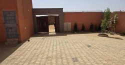 Maison en Dalle 3 Chambres, Grande Cour
