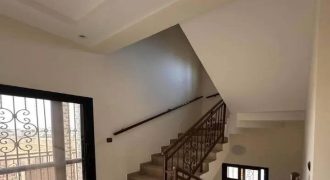 Villa Duplex 6 Chambres, 2 Salons, Piscine