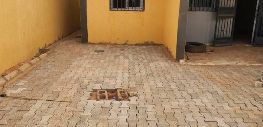 Belle Maison 3 Chambres, 3 Douches, près de Commissariat Koubia