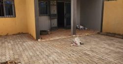 Belle Maison 3 Chambres, 3 Douches, près de Commissariat Koubia