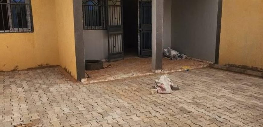 Belle Maison 3 Chambres, 3 Douches, près de Commissariat Koubia