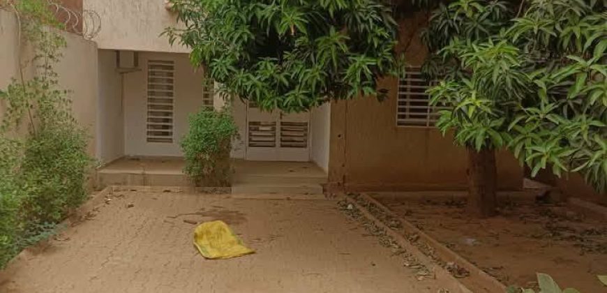 Villa 3 Chambres, 2 Douches, à 100 m du Goudron