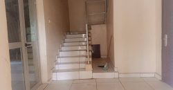 Villa 3 Chambres, Dépendance, Pavée, Climatisée