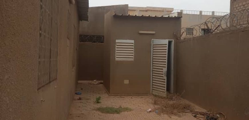 Villa 3 Chambres, 3 Douches, près du Bureau NTVIS