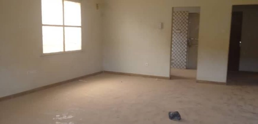 Villa 3 Chambres, 3 Douches, près du Bureau NTVIS