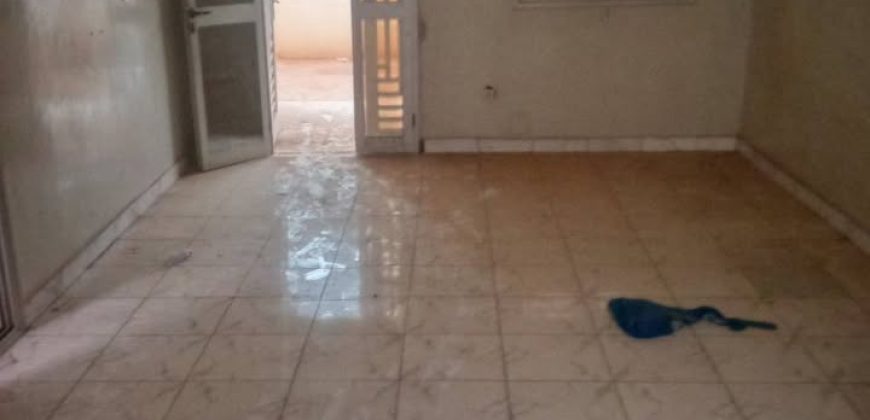 Maison 3 Chambres, 3 Douches,  après la Pharmacie Shukrallah
