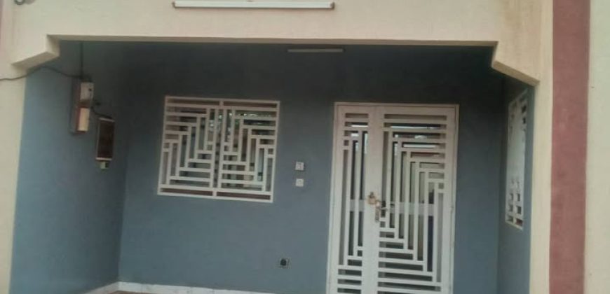 Maison 3 Chambres, 3 Douches,  après la Pharmacie Shukrallah