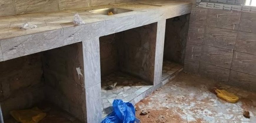 Belle Maison 3 Chambres, près de Commissariat Koubia