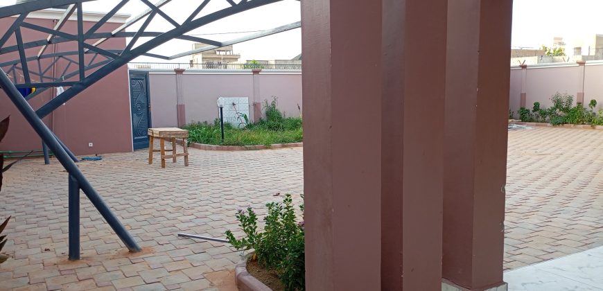 Étage 6 chambres, 6 Douches, 2 Salons, 650 m²