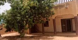 Grande Maison en Dalle, 3 Chambres, vers Kangou Tessam