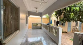 Grande Villa en Dalle 3 Chambres, Dépendance