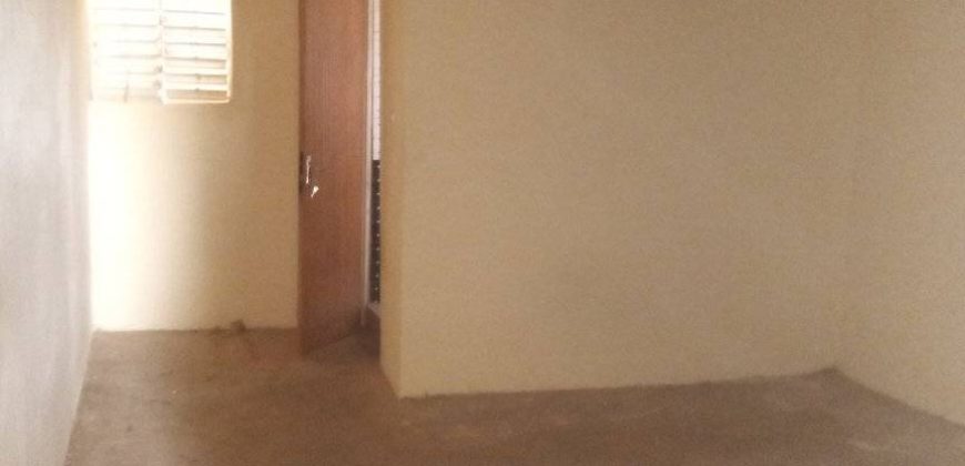 Maison 1 Chambre, 2 Douches, Hangar