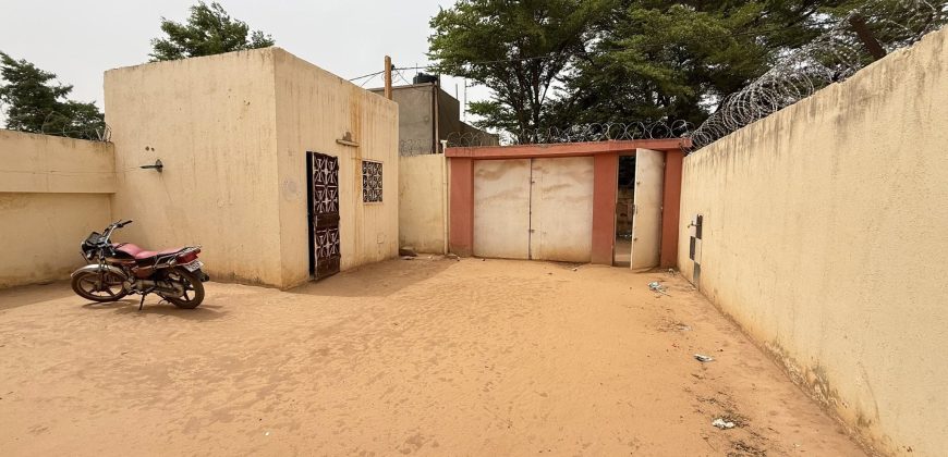 Maison 3 Chambres, Grand Salon, Dépendance