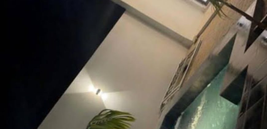 Maison à Étages 3 Chambres, Piscine, Dépendance