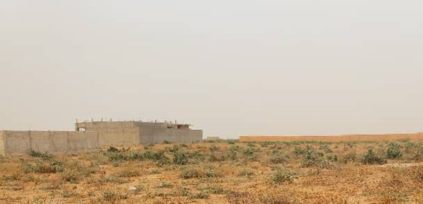 Parcelle de 400 m²  sur une Voie de 20 m