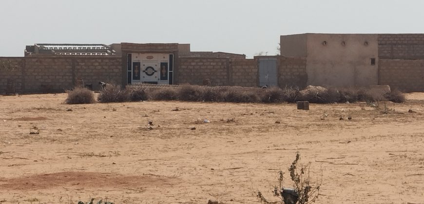 Parcelle de 600 m², accès direct à la Latérite de 20 m