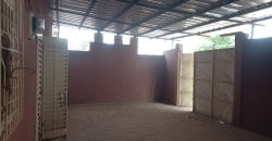 Villa 3 Chambres, 2 Douches, Hangar