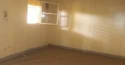Villa 3 Chambres, 2 Douches, Hangar