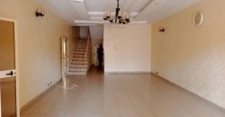 Villa 3 Chambres, 3 Douches, Dépendance