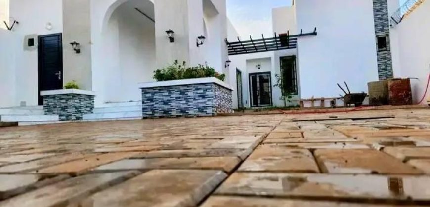 Villa 3 Chambres, très Propre vers Station ENI