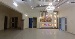 Villa 4 Chambres avec Douche Interne, Salon, sur 400 m²