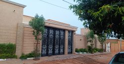 Villa 4 Chambres avec Douche Interne, Salon, sur 400 m²