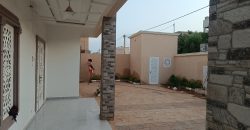 Villa 4 Chambres avec Douche Interne, Salon, sur 400 m²