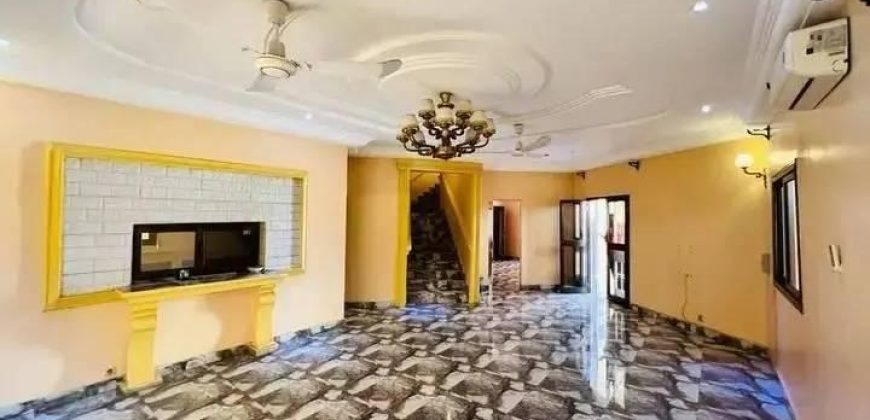 Villa Duplex 4 Chambres, 2 Salons, 5 Climatiseurs