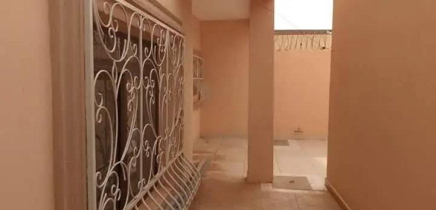 Villa Duplex 4 Chambres, 2 Salons, 5 Climatiseurs