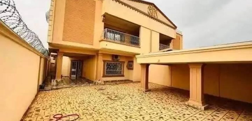 Villa Duplex 4 Chambres, 2 Salons, 5 Climatiseurs