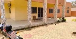 Villa en Dalle 4 Chambres avec 2 Dépendances