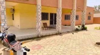 Villa en Dalle 4 Chambres avec 2 Dépendances